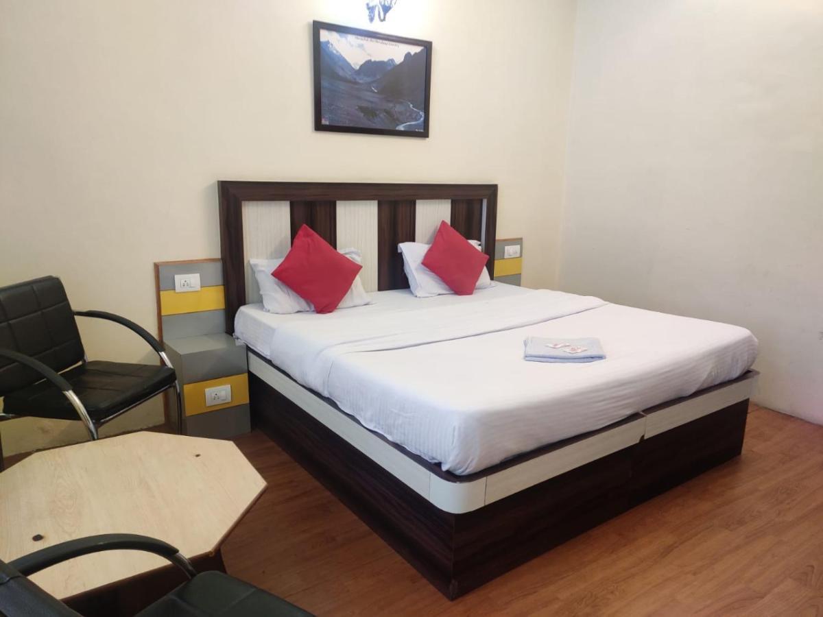 Hotel Amandeep ดารัมซาลา ภายนอก รูปภาพ
