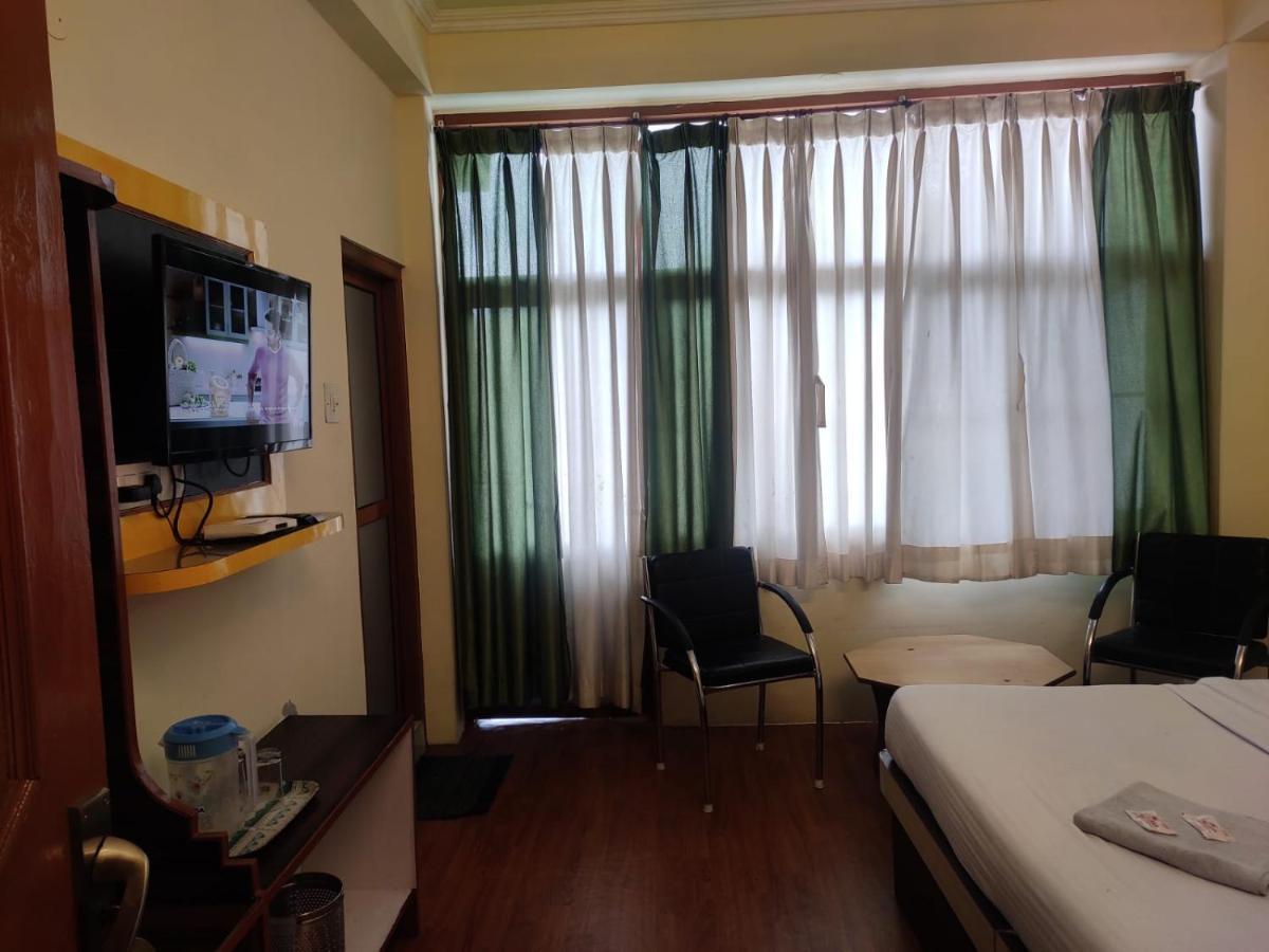 Hotel Amandeep ดารัมซาลา ภายนอก รูปภาพ